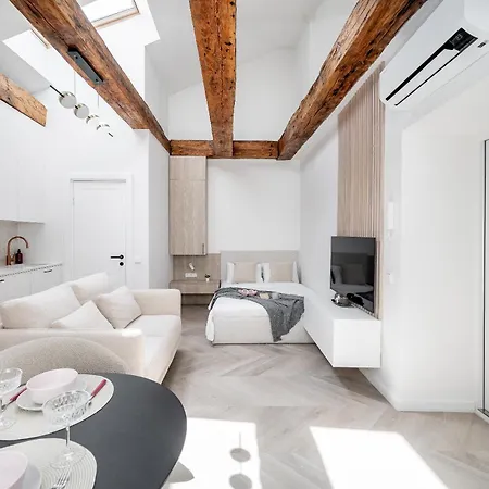 Апартаменты Bright I Etmonu St I Easy Check In I Cohost *