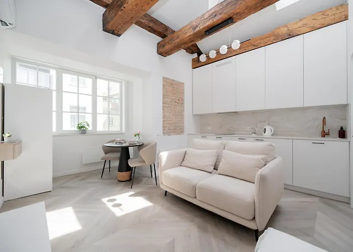 Bright I Etmonu St I Easy Check In I Cohost *