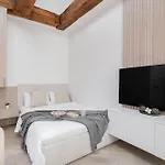 Bright I Etmonu St I Easy Check In I Cohost * Vilnius
