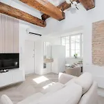 Bright I Etmonu St I Easy Check In I Cohost