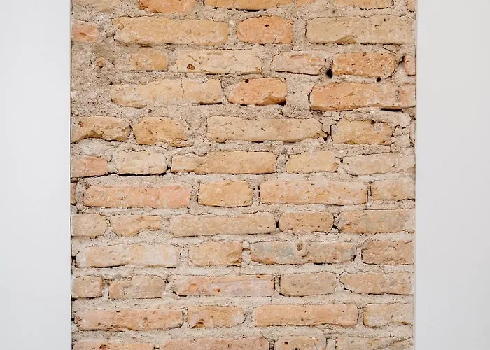 Bright I Etmonu St I Easy Check In I Cohost